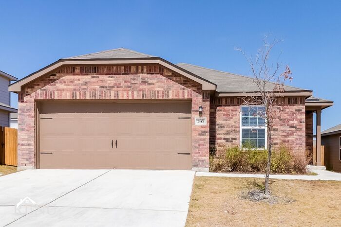 137 Stratton Ln in Jarrell, TX - Building Photo
