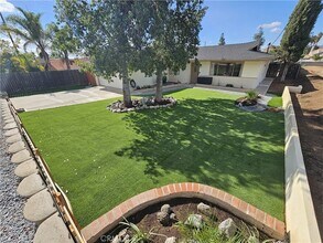 11981 Franklin St in Moreno Valley, CA - Foto de edificio - Building Photo