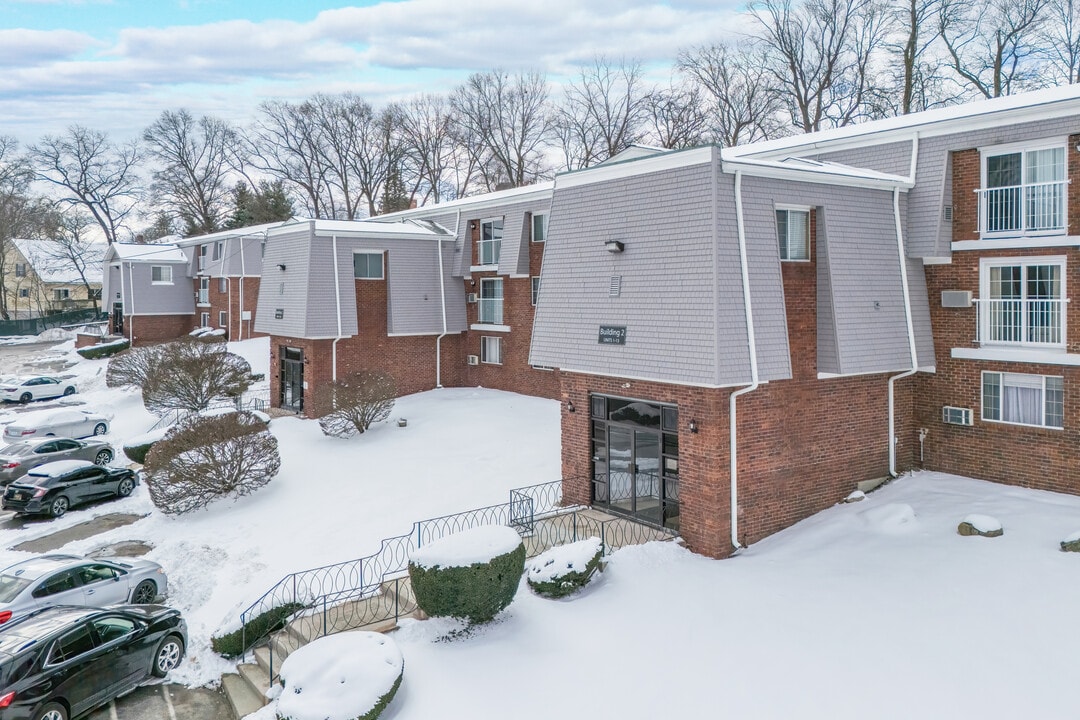 Estates in Providence, RI - Building Photo