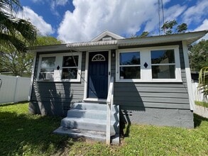 56 N Whitney St in St. Augustine, FL - Building Photo - Building Photo