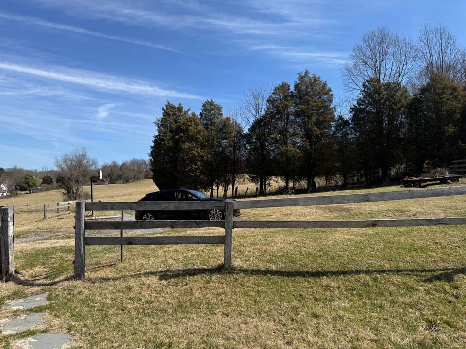 401 Rosedale Ln in Bristol, TN - Building Photo