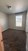 85 W Silver Springs Dr in Vineyard, UT - Building Photo