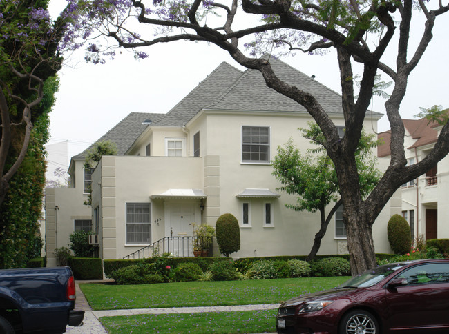 445 N Oakhurst Dr in Beverly Hills, CA - Building Photo - Building Photo