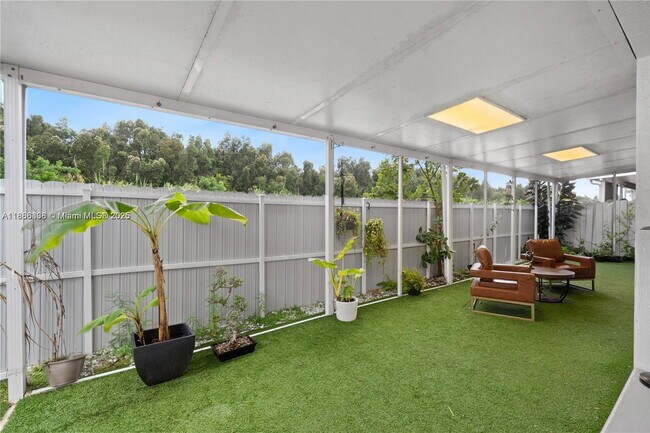 156 SW 156th Ct in Miami, FL - Building Photo - Building Photo
