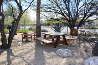 Blue Agave Apartments in Tucson, AZ - Foto de edificio - Building Photo