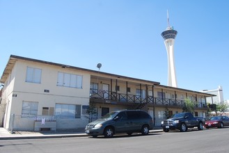 Santa Paula Apartments in Las Vegas, NV - Building Photo - Building Photo