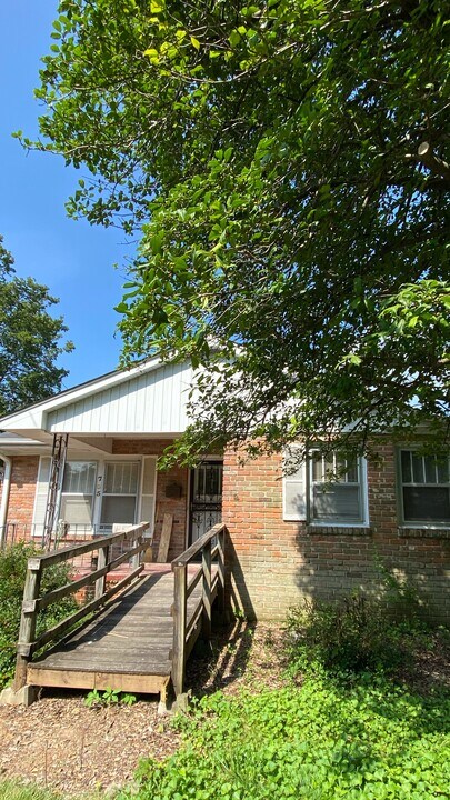 735 Prospect St in Florence, AL - Building Photo