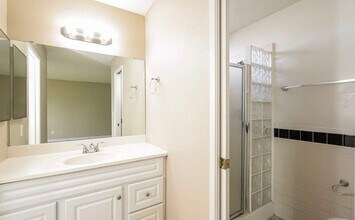 8146 Cottonmill Cir in Sacramento, CA - Building Photo - Building Photo