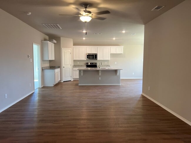 7216 E County Rd 99 1/2 in Midland, TX - Building Photo - Building Photo