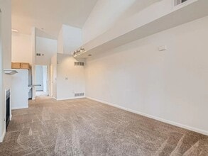 18332 E Flora Dr in Aurora, CO - Building Photo - Building Photo