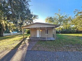 1325 Mann Rd in Lakeland, FL - Building Photo