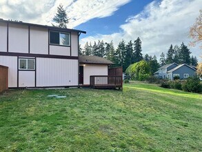 1505 149th St Ct S in Spanaway, WA - Foto de edificio - Building Photo
