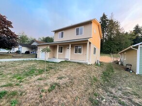 1710 W 11th St in Port Angeles, WA - Building Photo - Building Photo