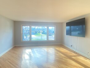 7323 N Karlov Ave in Lincolnwood, IL - Building Photo - Building Photo
