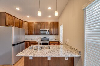 Stunning 3 Bedroom 2 Bathroom townhome in Fort Collins! in Fort Collins, CO - Building Photo - Building Photo