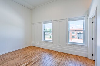 3614 6th Ave in Des Moines, IA - Foto de edificio - Interior Photo