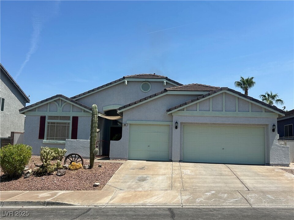 68 El Rio Ct in Henderson, NV - Foto de edificio