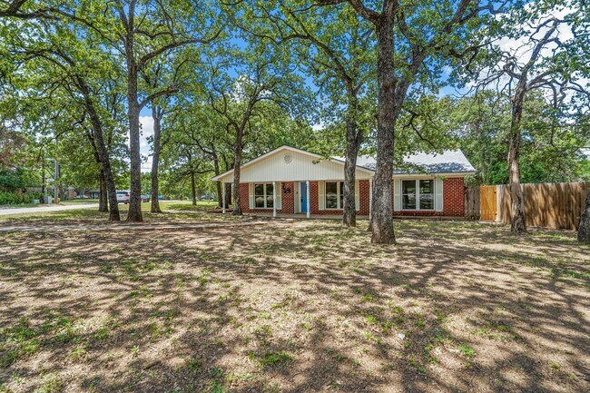 514 Canyon Ridge Dr in Euless, TX - Building Photo - Building Photo