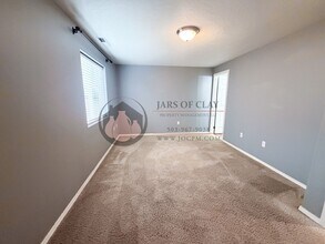 4031 Dunlap Ave NE in Albany, OR - Building Photo - Building Photo