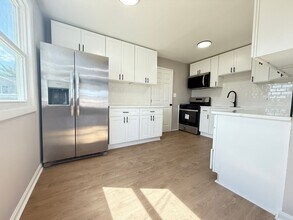 400 Vernon Ct in Glen Burnie, MD - Building Photo - Building Photo