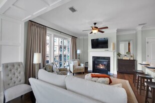 165 W Bay St in Savannah, GA - Building Photo