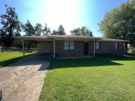 207 S 45th St in Van Buren, AR - Building Photo