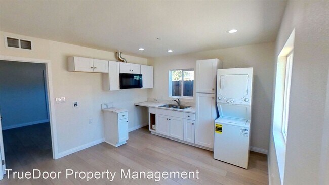 34569 Cedar Ave photo'