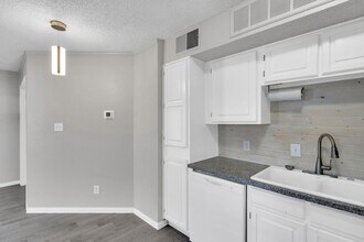 2309 Balsam Dr, Unit K111 in Arlington, TX - Building Photo - Building Photo