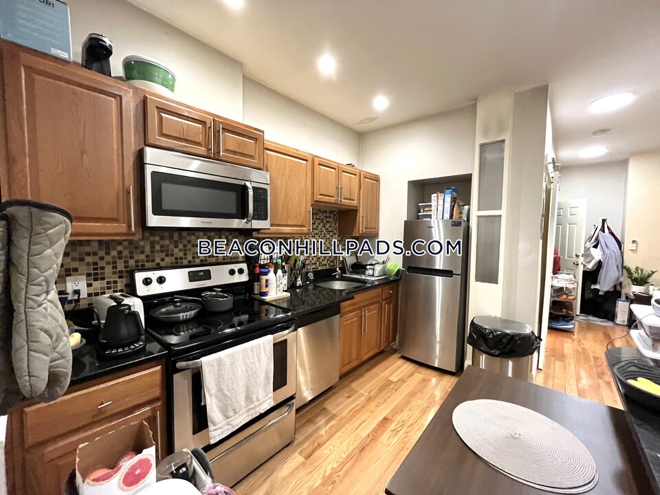 51 Joy St in Boston, MA - Building Photo