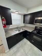 1177 Bentley Rd in Leesburg, FL - Foto de edificio - Building Photo