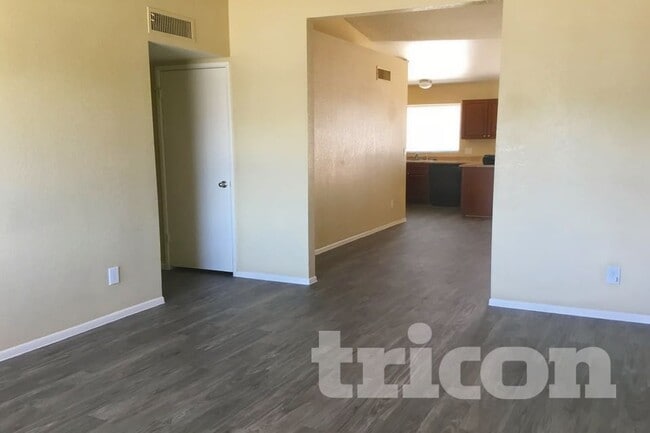 10710 W Sells Dr in Phoenix, AZ - Building Photo - Building Photo