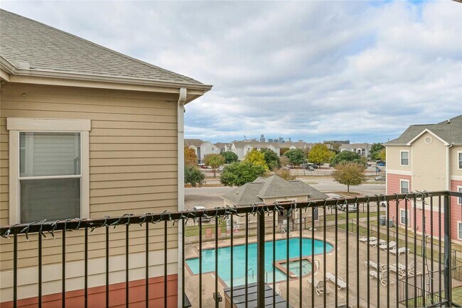 property at 1901 Crossing Pl