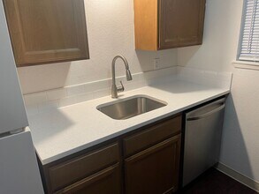 1003 E Jackson Ave in Spokane, WA - Building Photo - Building Photo