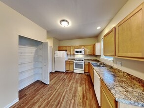 10620 Rushmore Ln in Huntley, IL - Foto de edificio - Building Photo