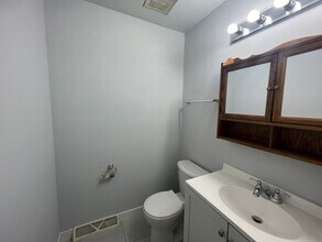 2028 Lindbergh Blvd in Springfield, IL - Building Photo - Building Photo