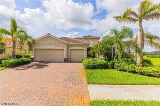 2079 Vermont Ln in Naples, FL - Building Photo - Building Photo
