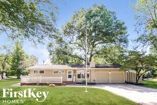 2305 NE 61st St in Kansas City, MO - Building Photo