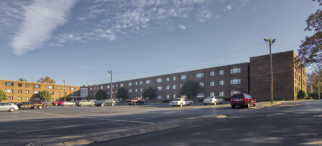 South Central Village Apartments in Clarksville, TN - Foto de edificio - Building Photo