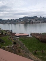 3449 NE 40th Ct in Lincoln City, OR - Building Photo