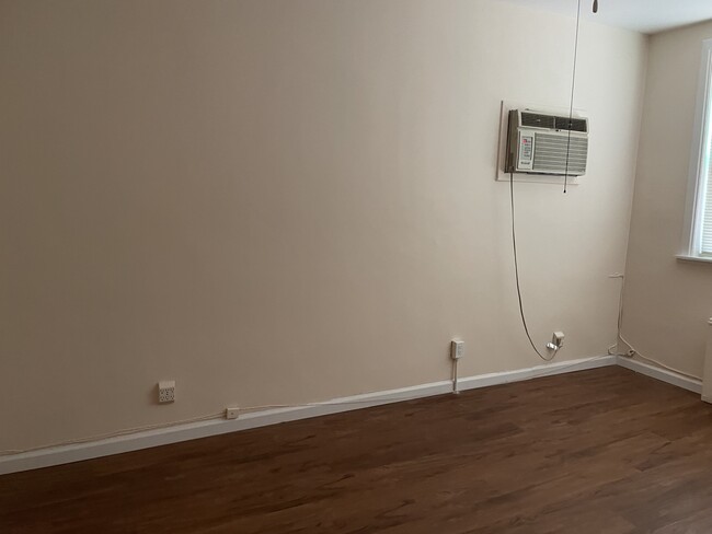 2464 Arthur Ave, Unit Arthur 3 in Bronx, NY - Building Photo - Building Photo