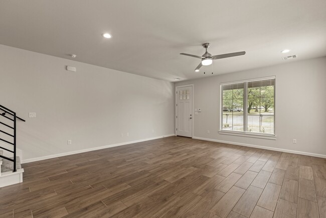 property at 319 W Commercial St