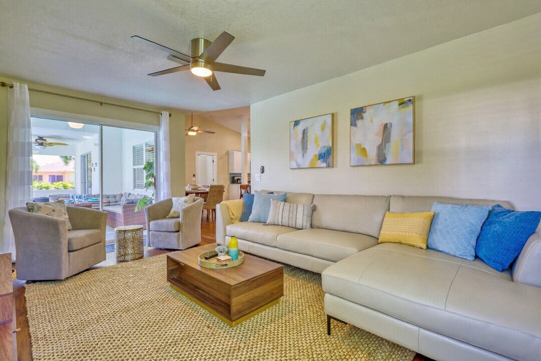 71 Marker Rd in Rotonda West, FL - Building Photo