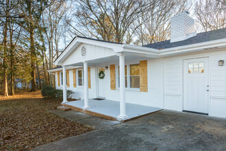 529 Hayes Lake Rd in Statham, GA - Building Photo - Building Photo