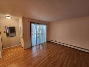 206 Royal Ct in Appleton, WI - Building Photo - Building Photo