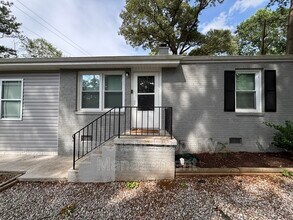 18 Prosperity Ct in Greenville, SC - Foto de edificio - Building Photo