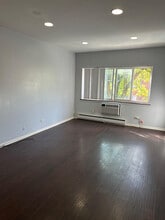 3825 N Pine Grove Ave, Unit ONE BEDROOM - UNIT 311 in Chicago, IL - Foto de edificio - Building Photo