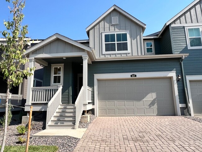 property at 637 Lillibrook Pl