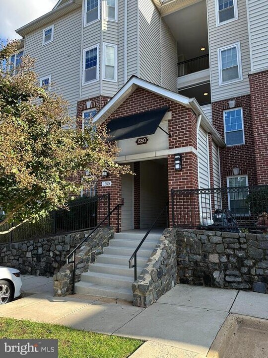 1550 Spring Gate Dr. in McLean, VA - Building Photo