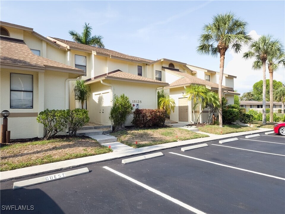 15125 Parkside Dr in Ft. Myers, FL - Building Photo