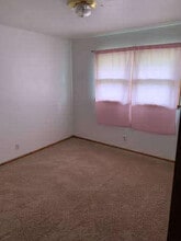 10437 W Silver Spring Dr in Milwaukee, WI - Building Photo - Building Photo